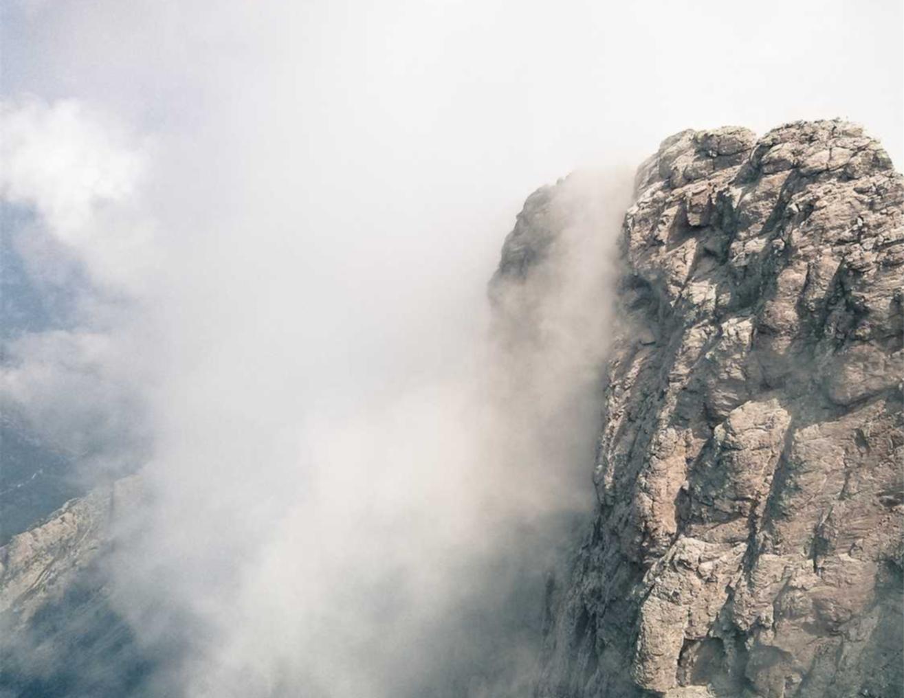 头条手机卡实名账号：上海沐浴露代理报关平台