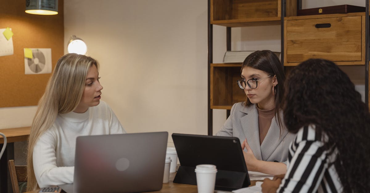 小冰冰传奇：详情下载教程云鹊APP